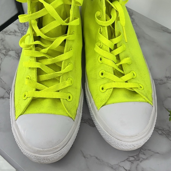 Converse Chuck Taylor 2 All Star High Top Sneakers Neon Green Retro Streetwear - Picture 4 of 12